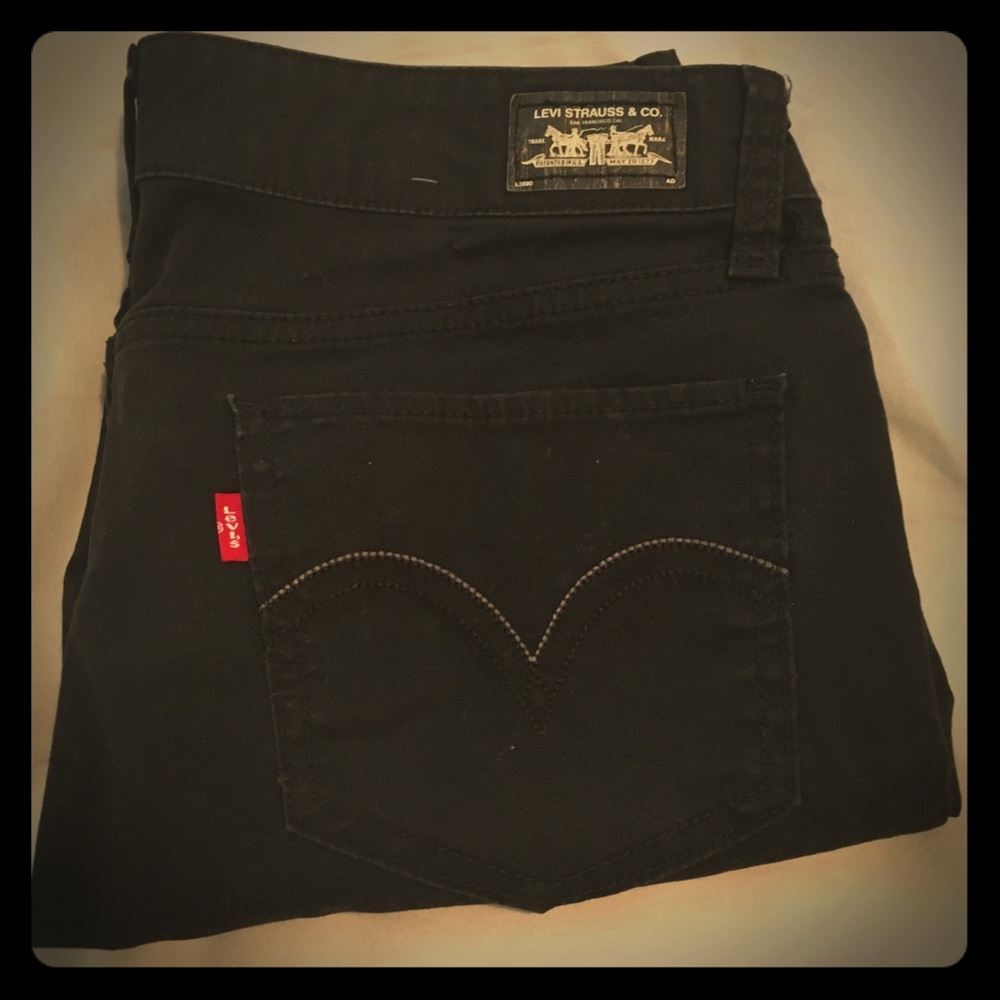 Black Levi’s 535 stretch leggings